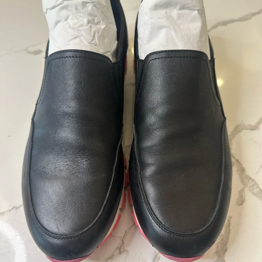 PRADA - Picture 9 of 10